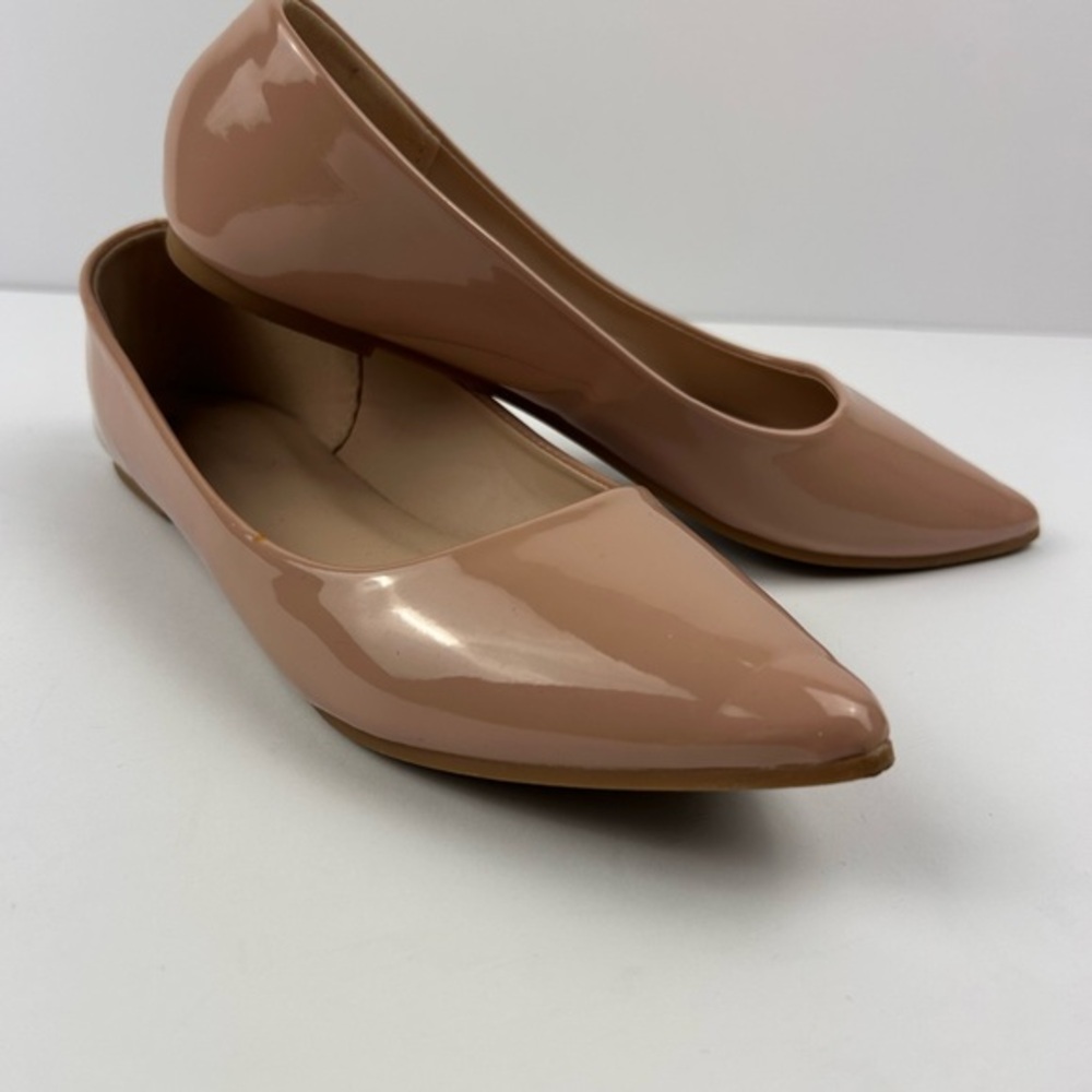Elegant Nude Flats‎ Size 7